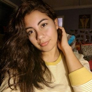 Meet your Posher, Paola